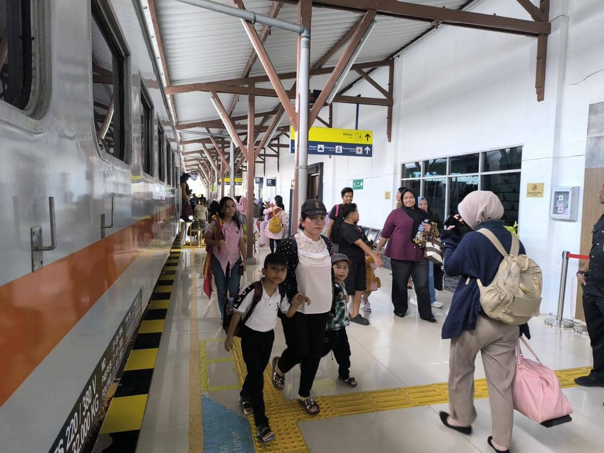 Antisipasi Asap Karhutla, Pelanggan KAI Diwajibkan Pakai Masker