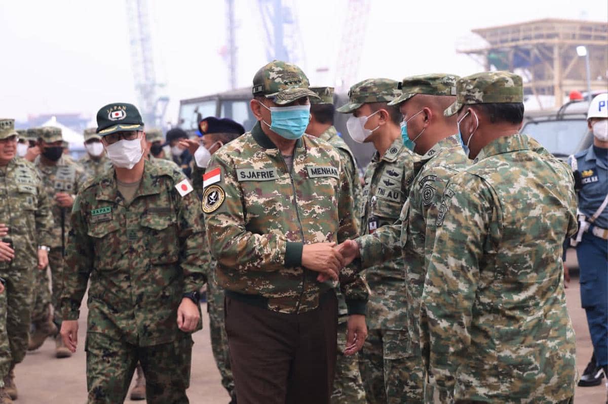 Menhan Tinjau Kapal JS Kunisaki, Bahas Dukungan Pemadaman Karhutla