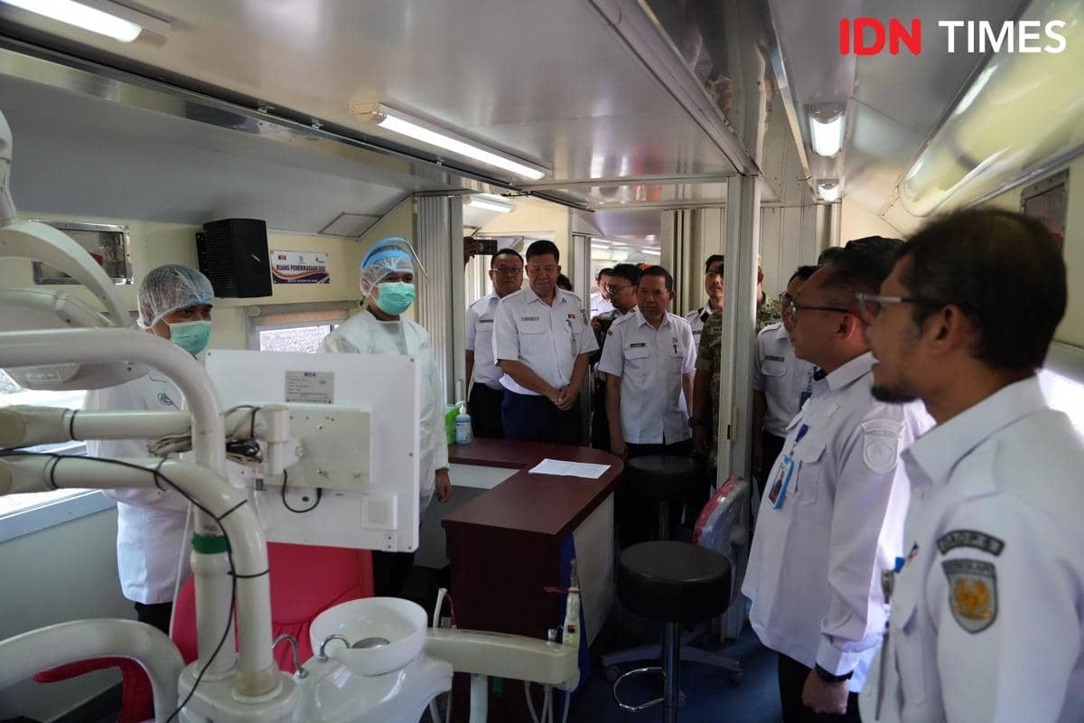 Pejabat KAI Daop 5 Purwokerto dalam kegiatan layanan kesehatan dan penyerahan santunan pada 16 September 2026.