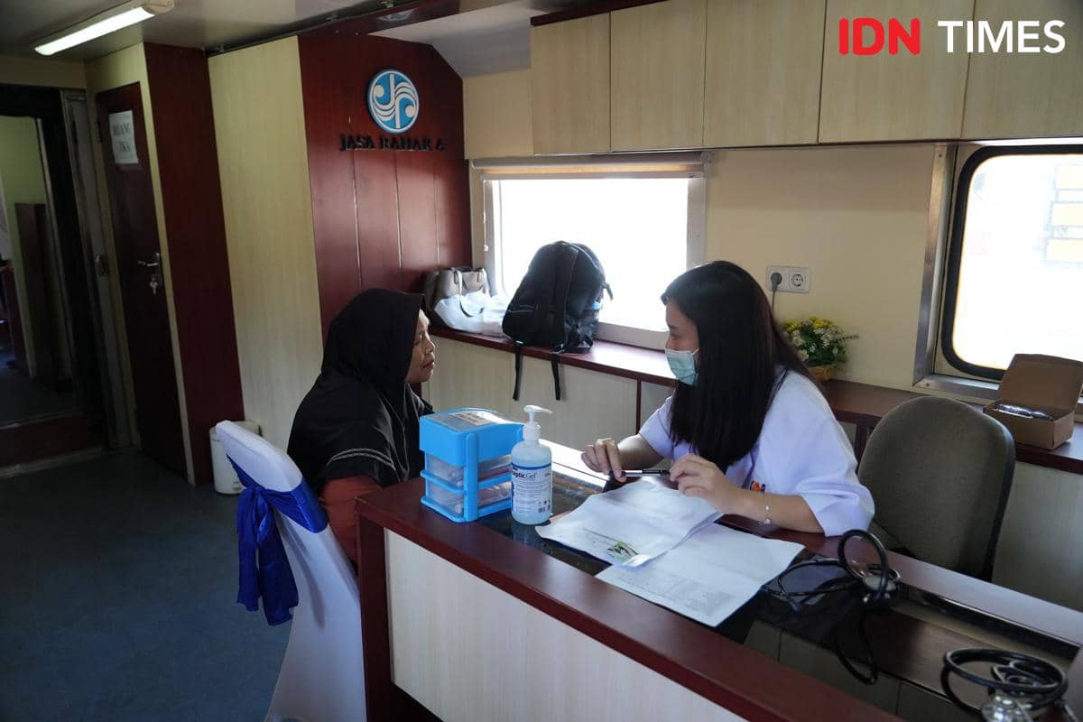 KAI Bawa Rail Clinic ke Bumiayu, 250 Warga Dapat Layanan Gratis