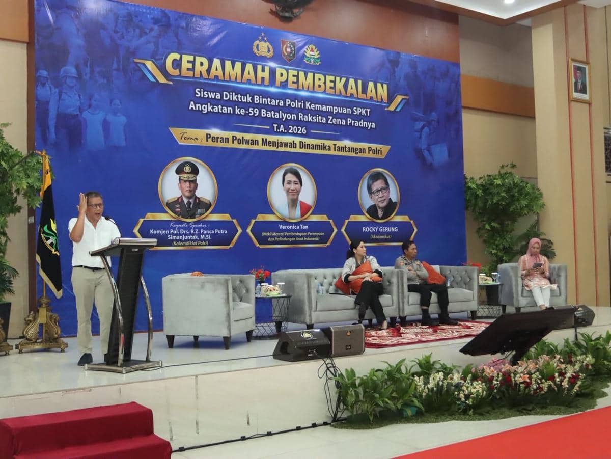 Rocky Gerung Minta Penguatan Polwan sebagai Negosiator Mitigasi Konflik