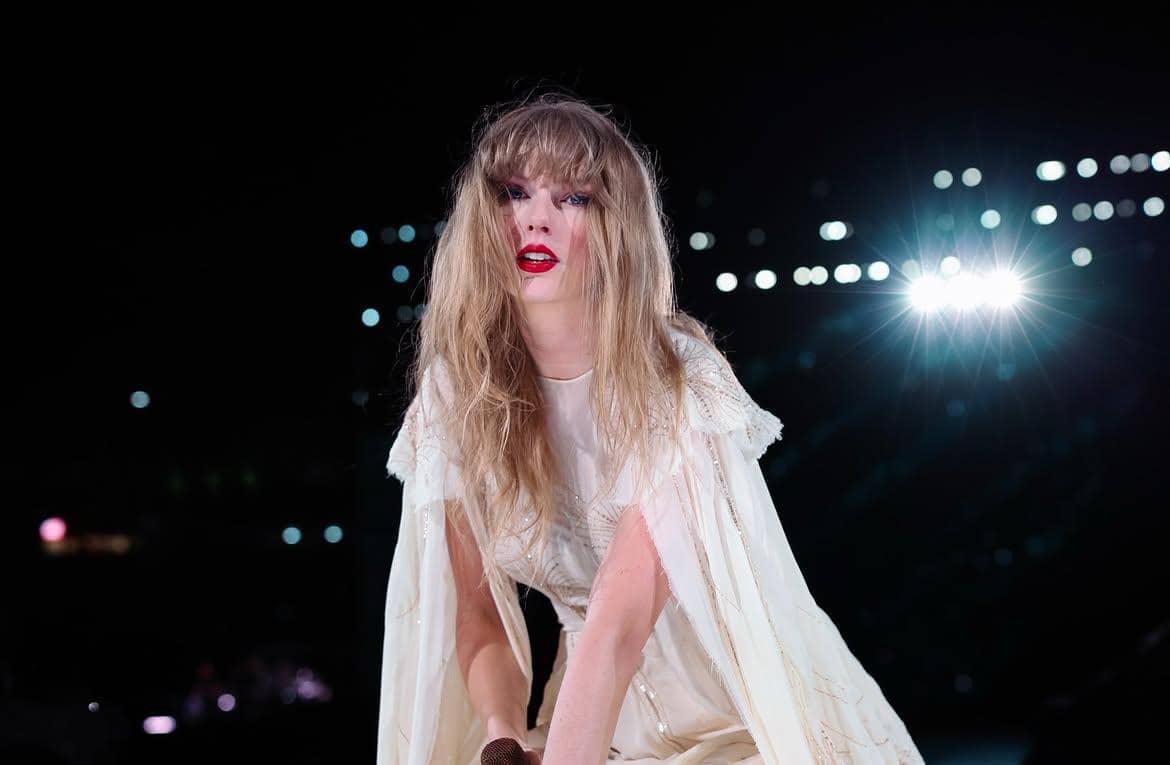 Lirik Lagu Our Song - Taylor Swift dan Maknanya, Debut Paling Hits!