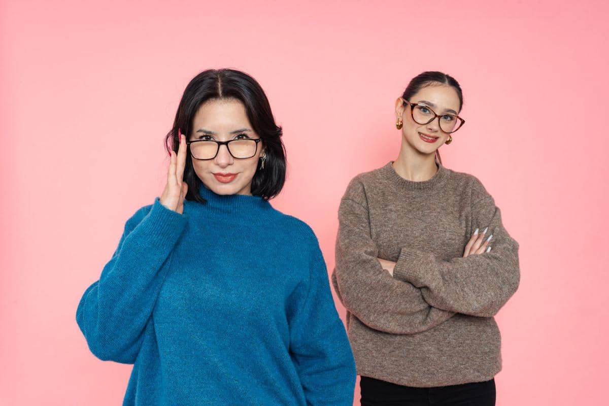 5 Tips Pilih Warna Frame Kacamata agar Wajah Terlihat Fresh