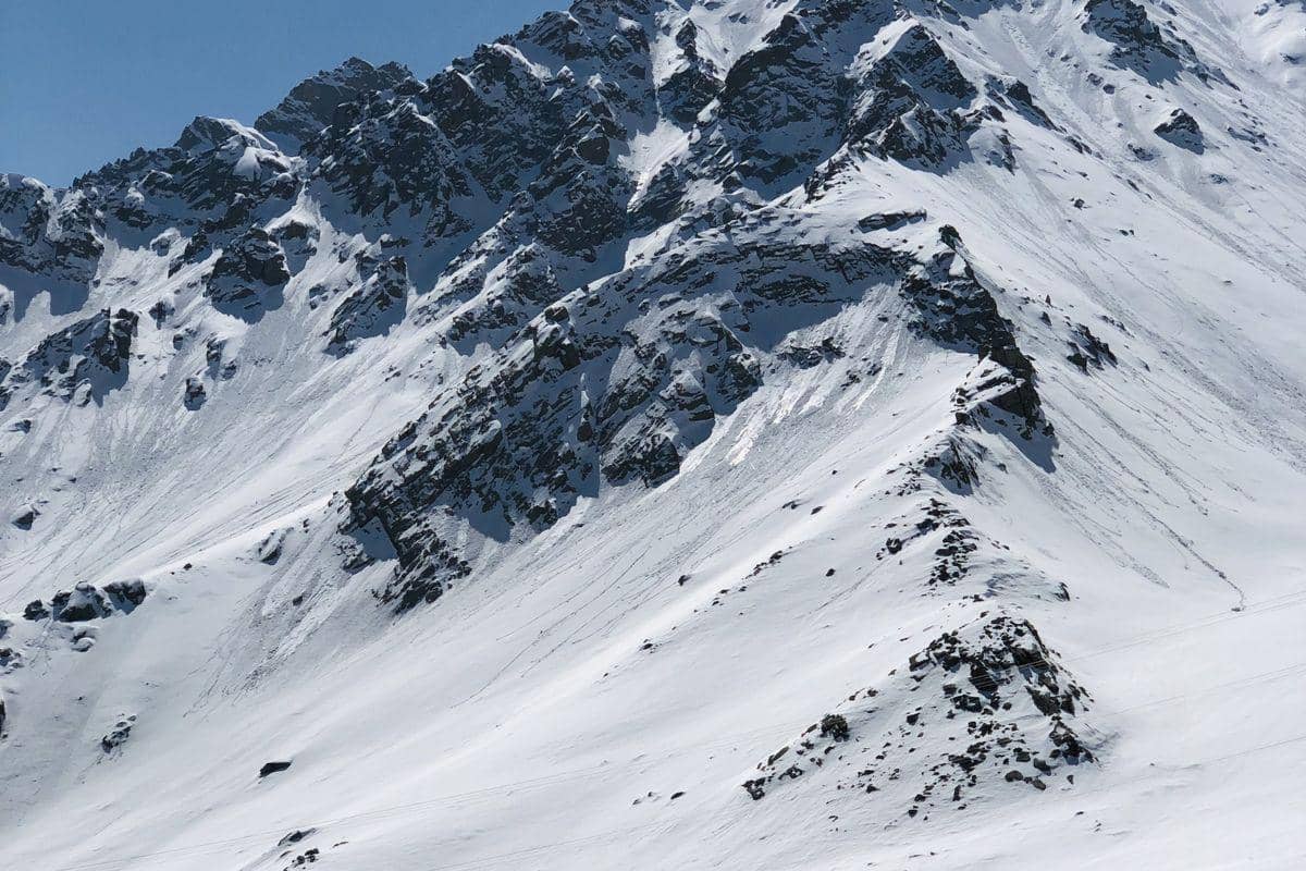 potret pendakian gunung Noshaq