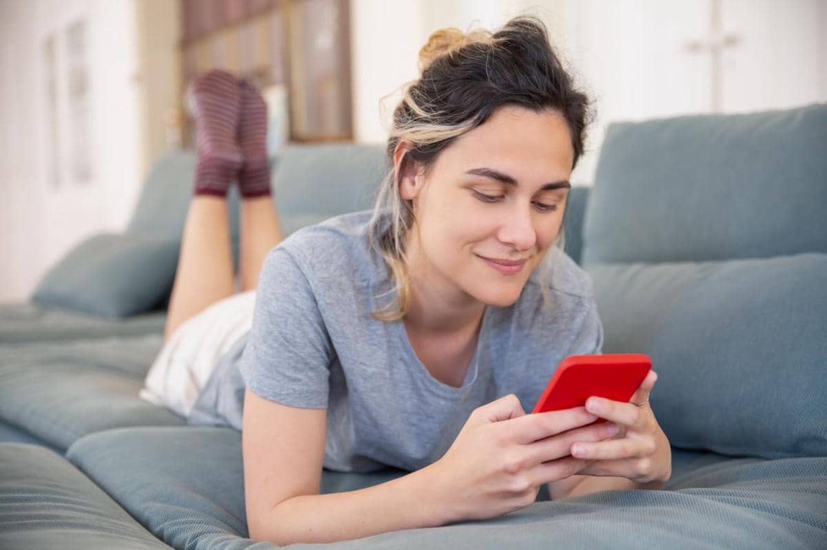 Bukan Cuma Screen Time, Kebiasaan Main HP Ini Bisa Ganggu Fokus