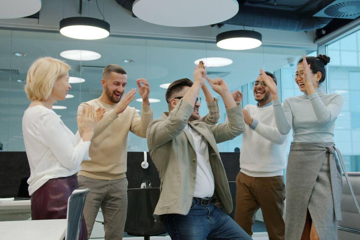 5 Cara Ubah Rutinitas Kantor Jadi Momen Joyful Biar Gak Burnout