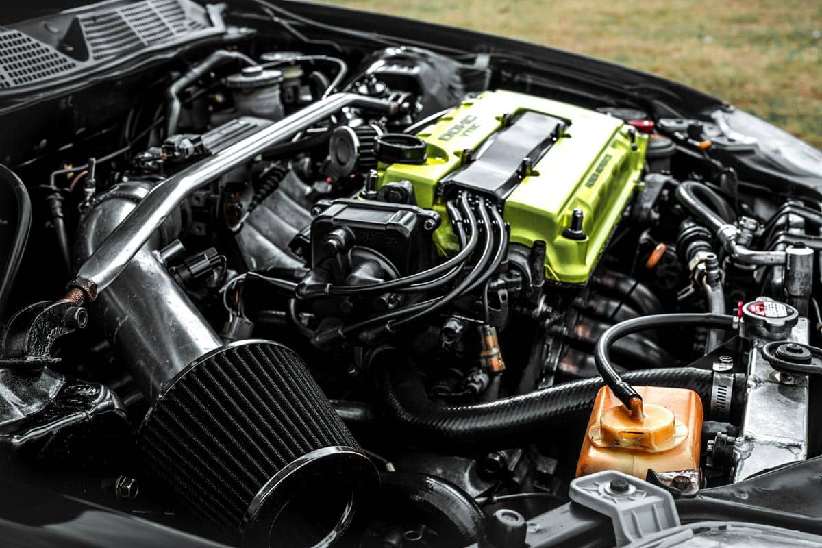 ilustrasi mesin mobil hybrid