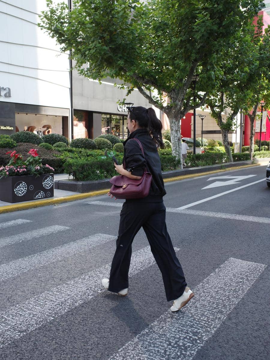 Ririn Ekawati jalan-jalan di Kota Shanghai