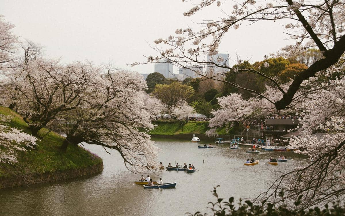 ilustrasi wisata di Jepang