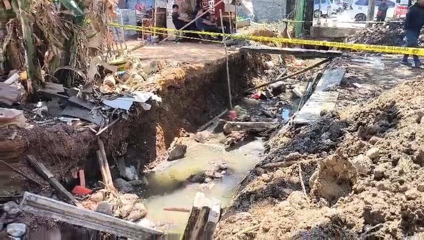 Lokasi pekerja tewas tertimpa tembok di Gowa, Sulawesi Selatan, Senin (14/9/2026). Dok. Polresta Gowa
