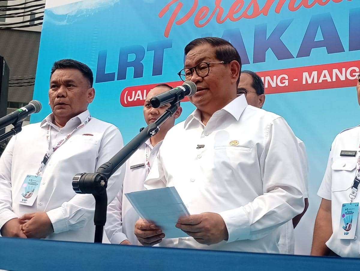 Gubernur DKI Jakarta Pramono Anung usai meresmikan LRT Jakarta di Stasiun Manggarai.