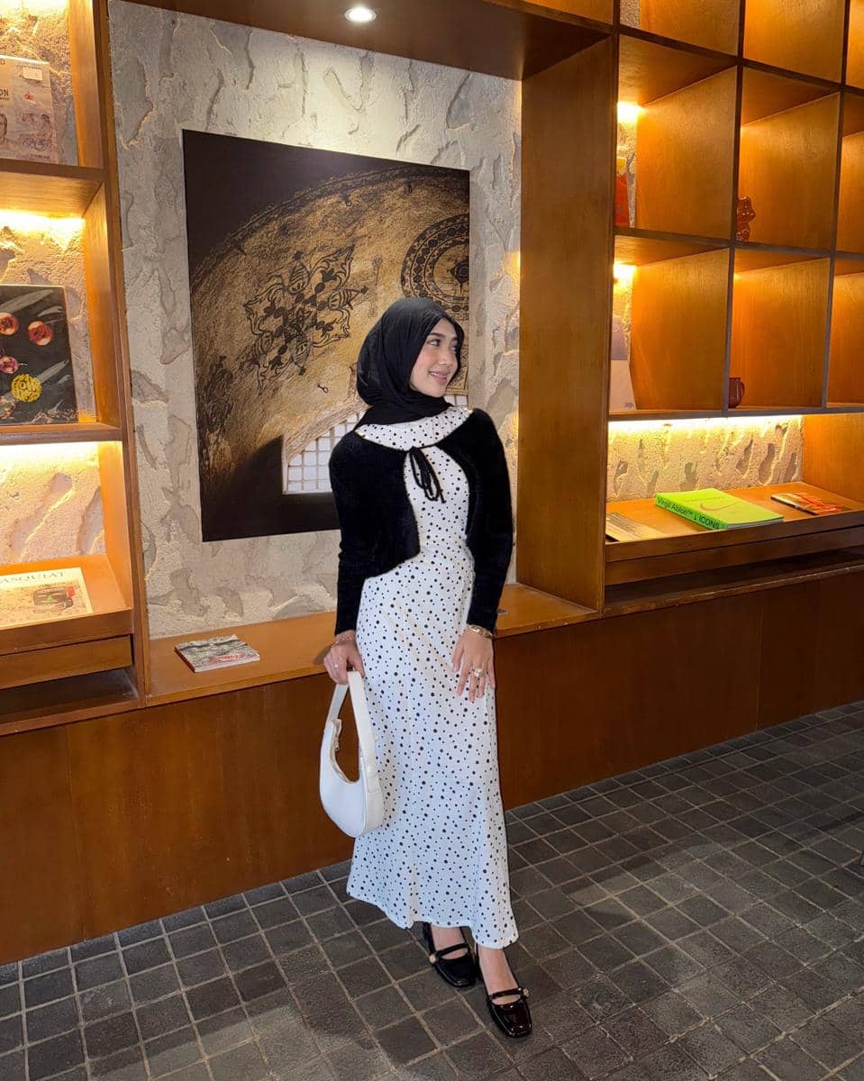 Inspirasi styling teen outer ala selebgram Faradithya Putri Lakcyta dari akun Instagram @faraadthya.