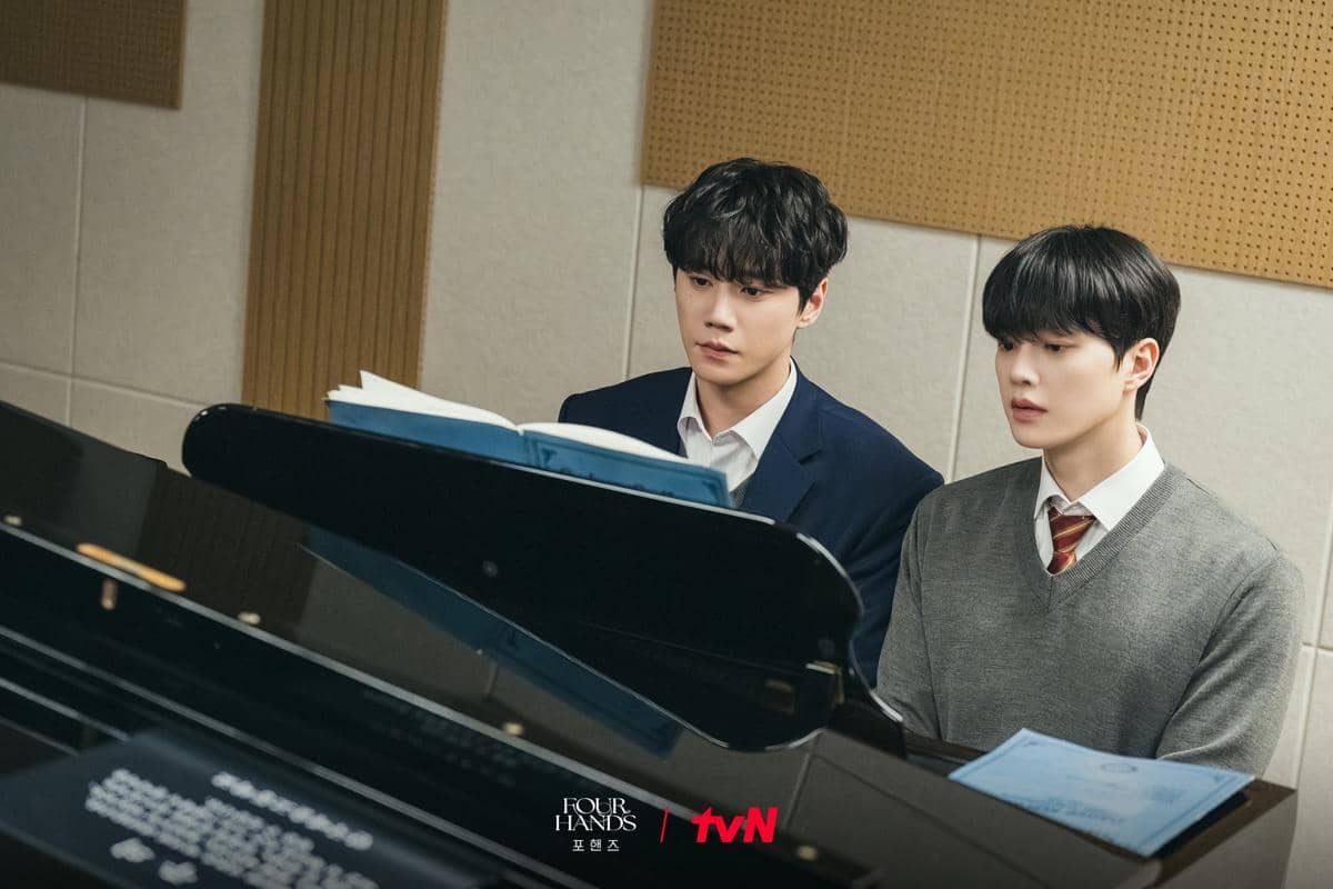 Lee Jun Young dan Song Kang di Four Hands, Two Sonatas
