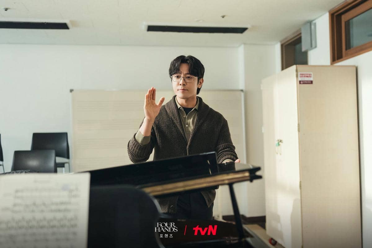 Kim Ju Hun di Four Hands, Two Sonatas