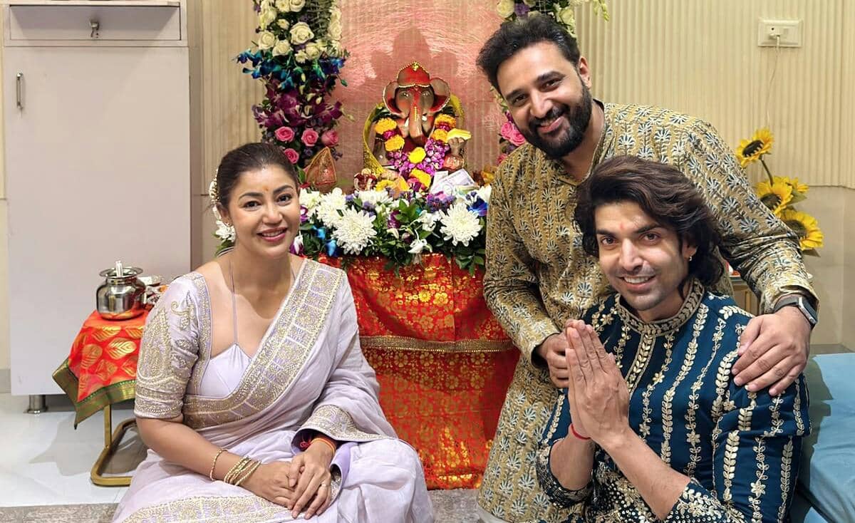 Debina Bonnerjee Ajak Suami dan Anak Rayakan Ganesh Chaturthi