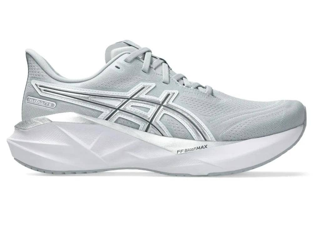 Sepatu ASICS Novablast 5