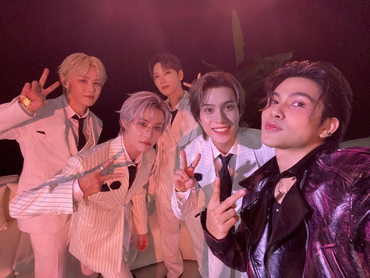 Samui bersama WayV