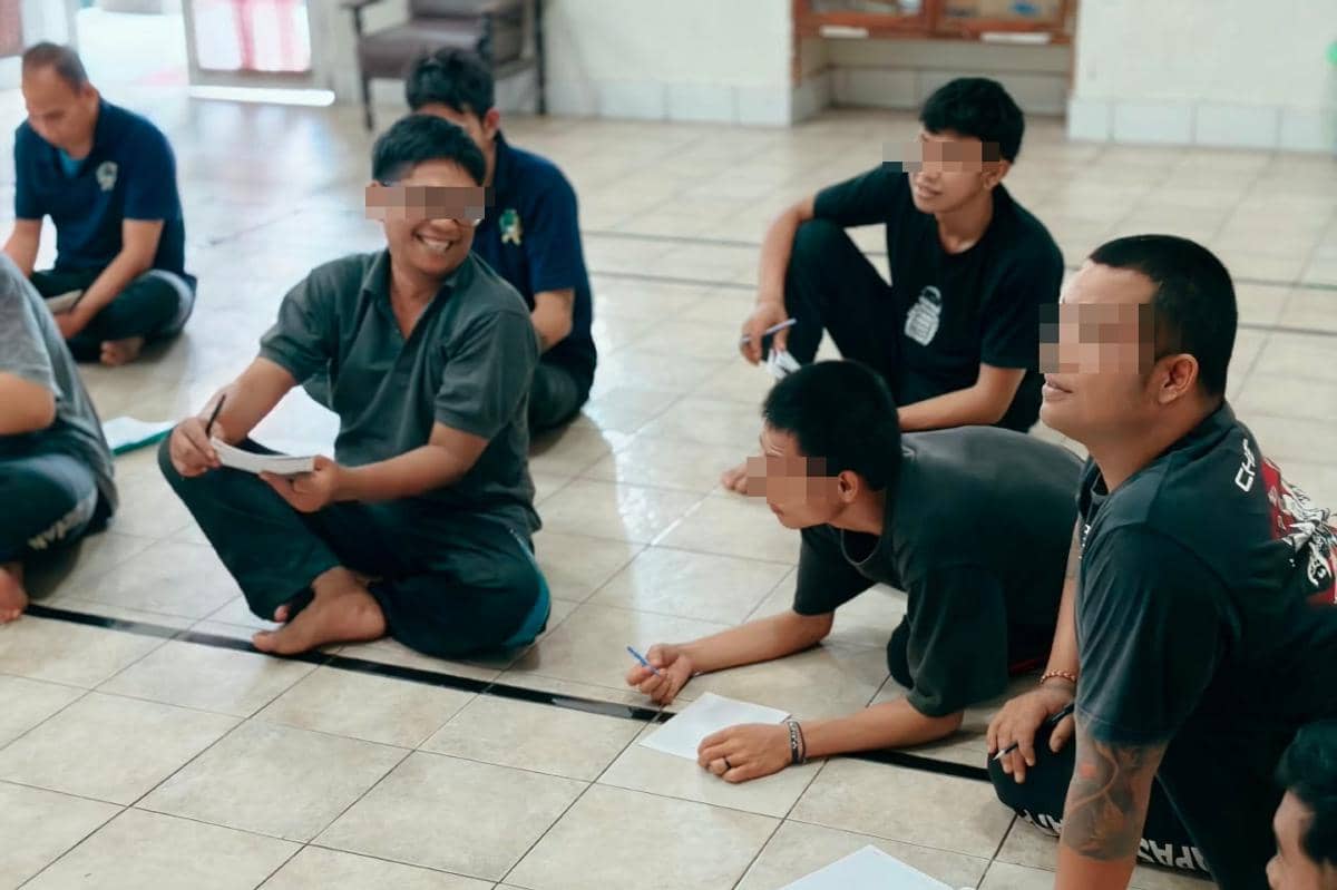 Warga binaan Lapas Tabanan Belajar Bahasa Inggris (Dok.IDNTimes/Lapas Tabanan)