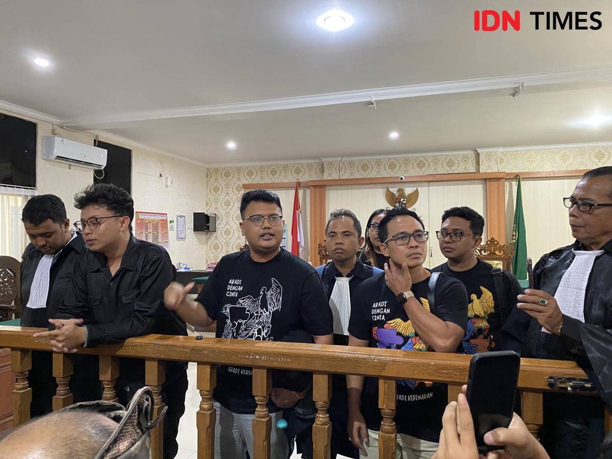 Tomy Priatna Wiria usai pembacaan vonis bersalah dalam perkara aktivis Bali pada Kamis, 17 September 2026.