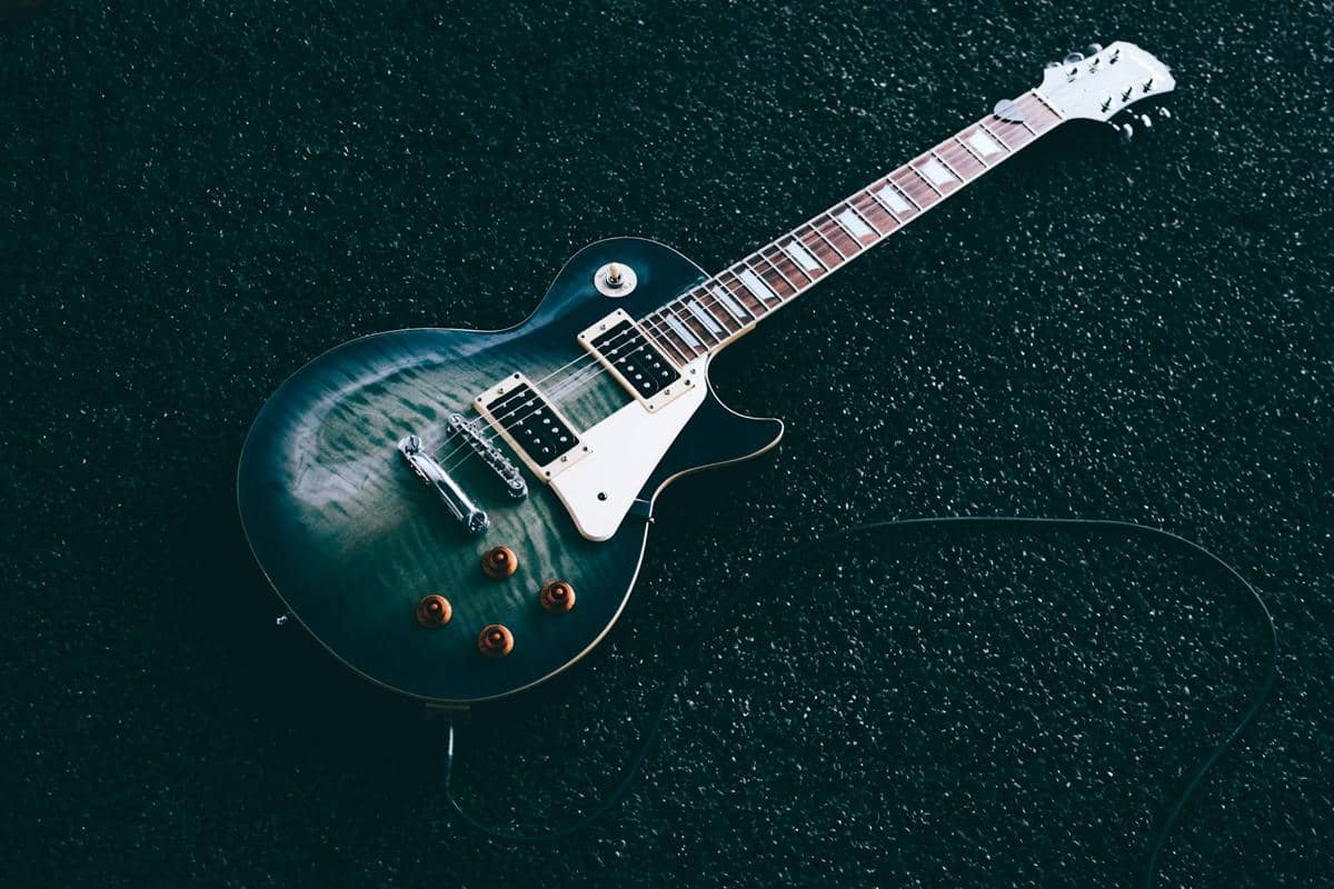 ilustrasi gitar elektrik