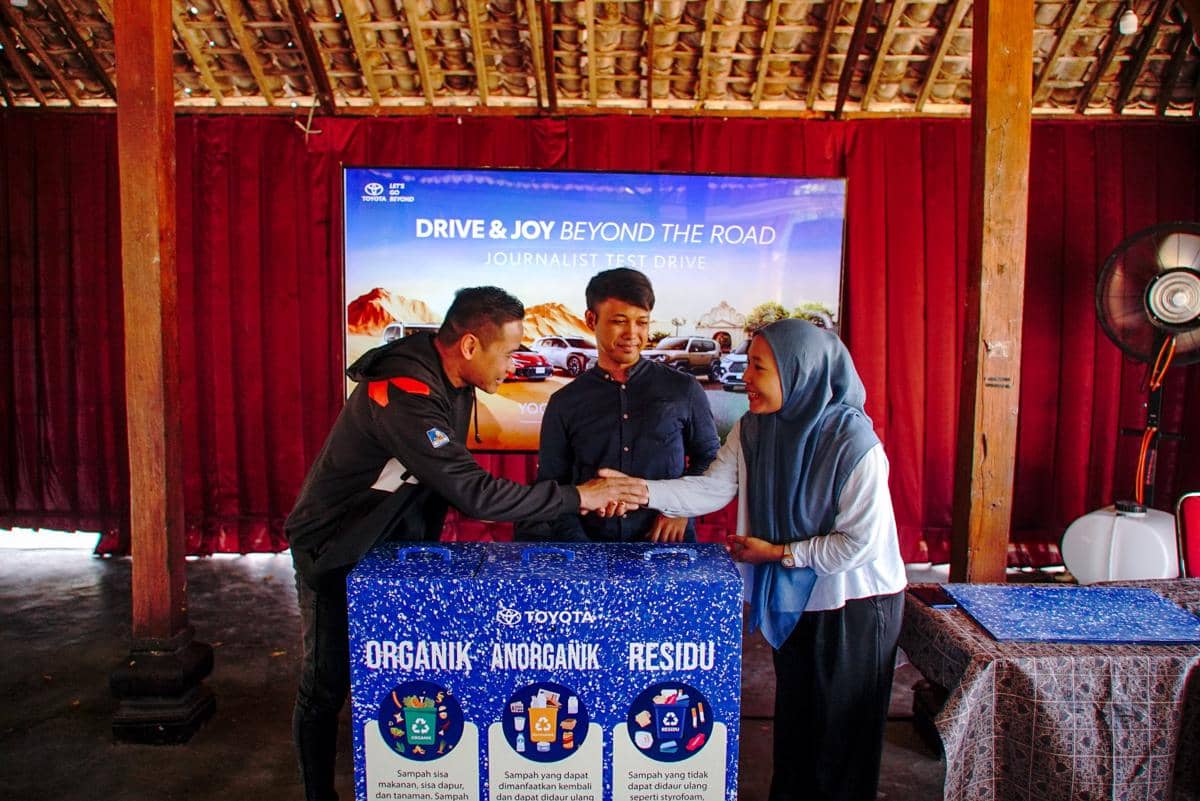 Toyota Dukung Pemilahan Sampah di Desa Wisata DSA Bugisan
