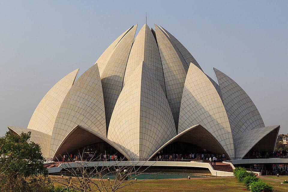 5 Fakta Menarik Lotus Temple, Kuil Berbentuk Bunga Teratai di India