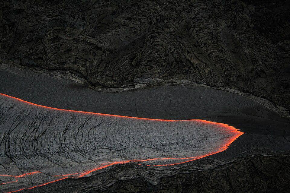 Aliran lava di Hawai'i yang berasal dari erupsi celah.