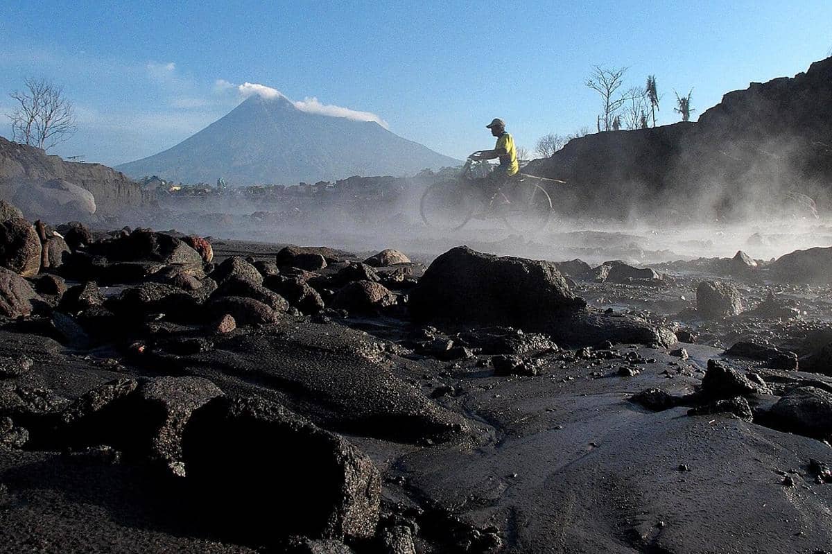 Apa yang Terjadi pada Sungai setelah Gunung Berapi Meletus?