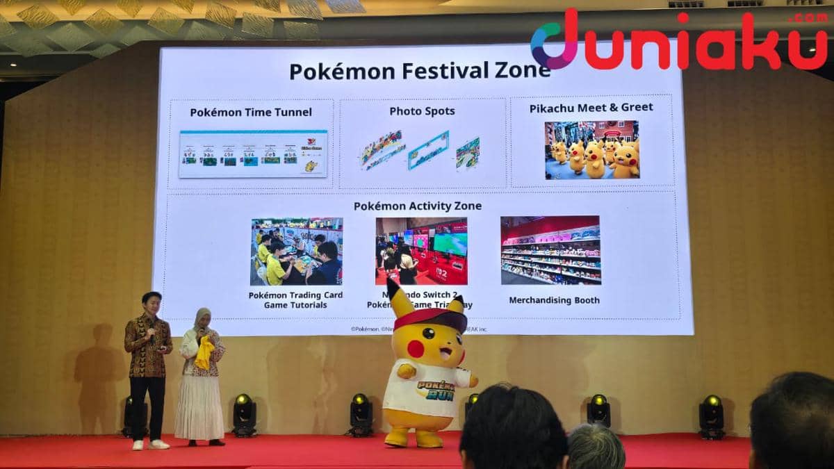 Layar presentasi Pokémon Festival Zone Indonesia menampilkan peta area dan informasi acara di hadapan audiens.