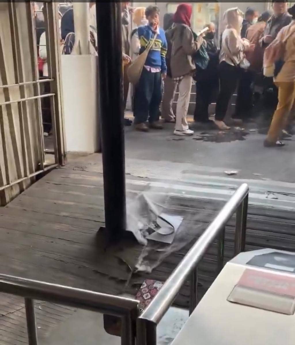 2 HP Terbakar di KRL Rangkasbitung-Tanah Abang, Ini Penjelasan KAI