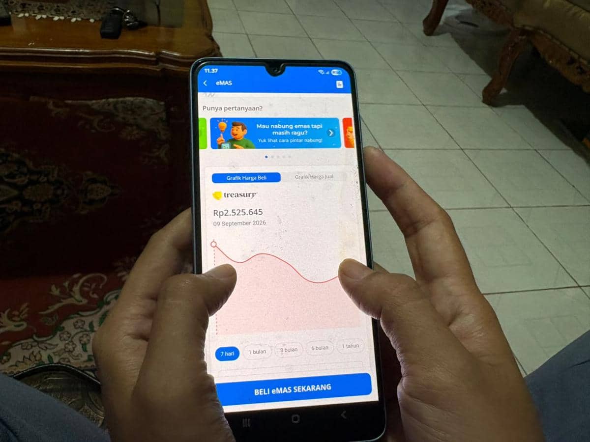Rayhana dengan aplikasi DANA