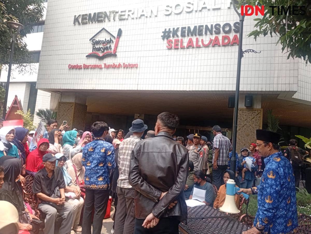 Kala Warga Miskin Kuasai Gedung Kemensos, Gus Ipul: Ini Kantor Rakyat