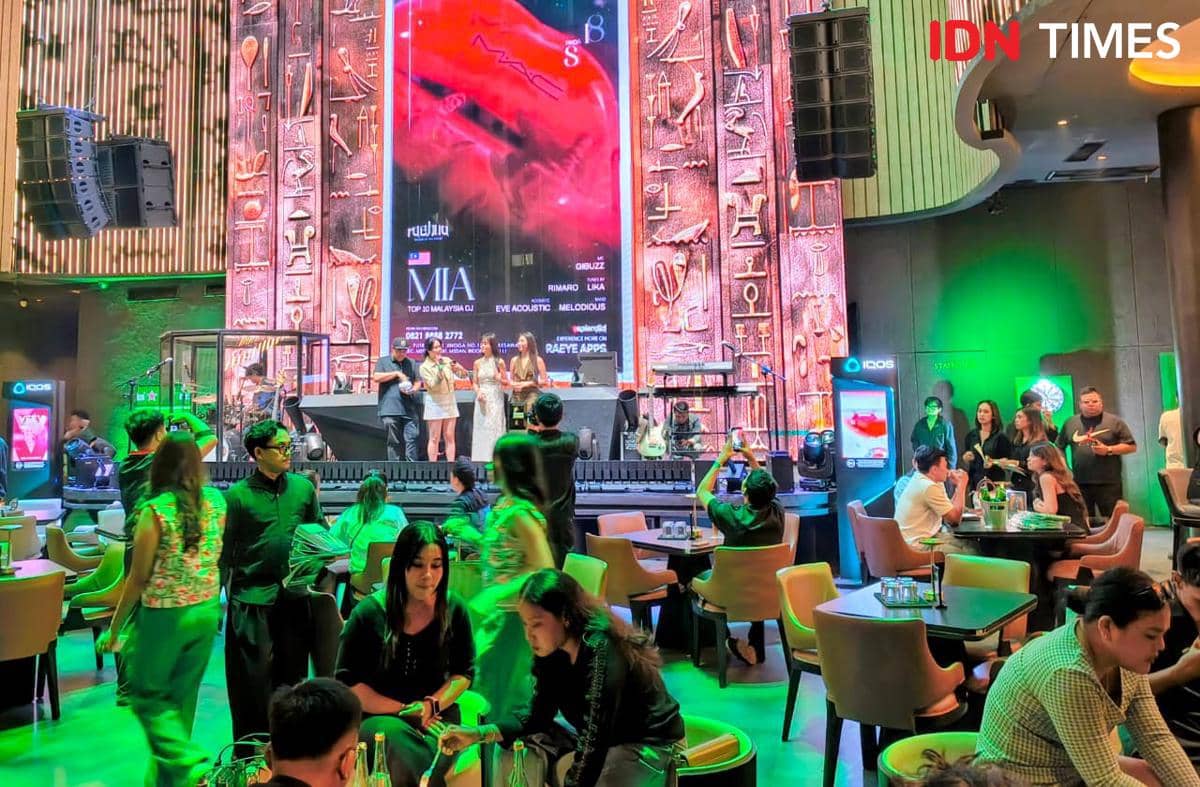 Suasana di Raeye Bar saat gelaran Heineken Master Glass berlangsung, didokumentasikan oleh IDN Times.