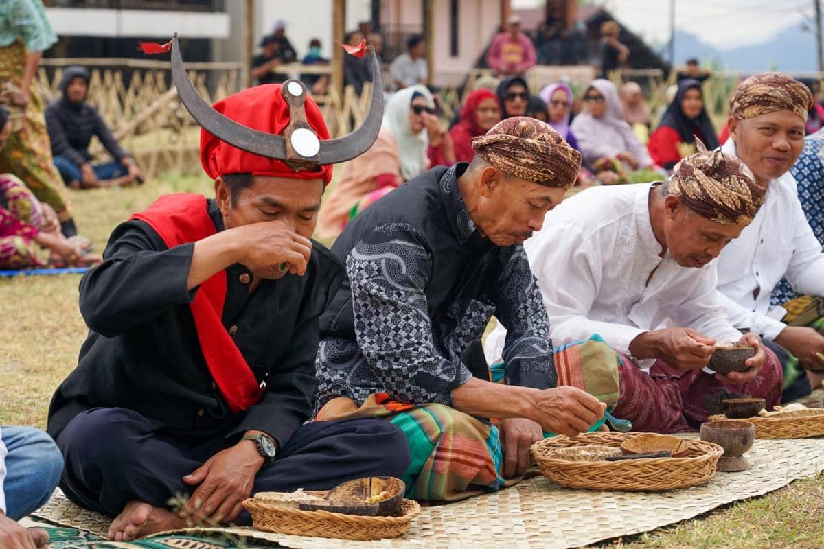 Suasana Festival Budaya Kaluppini 2026 yang berlangsung di Desa Kaluppini, Kecamatan Enrekang, Kabupaten Enrekang, pada 3-9 Agustus 2026. (d