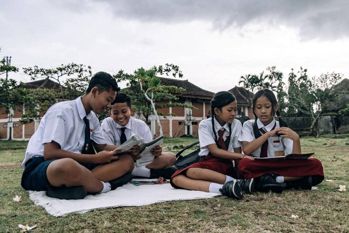 anak-anak sekolah