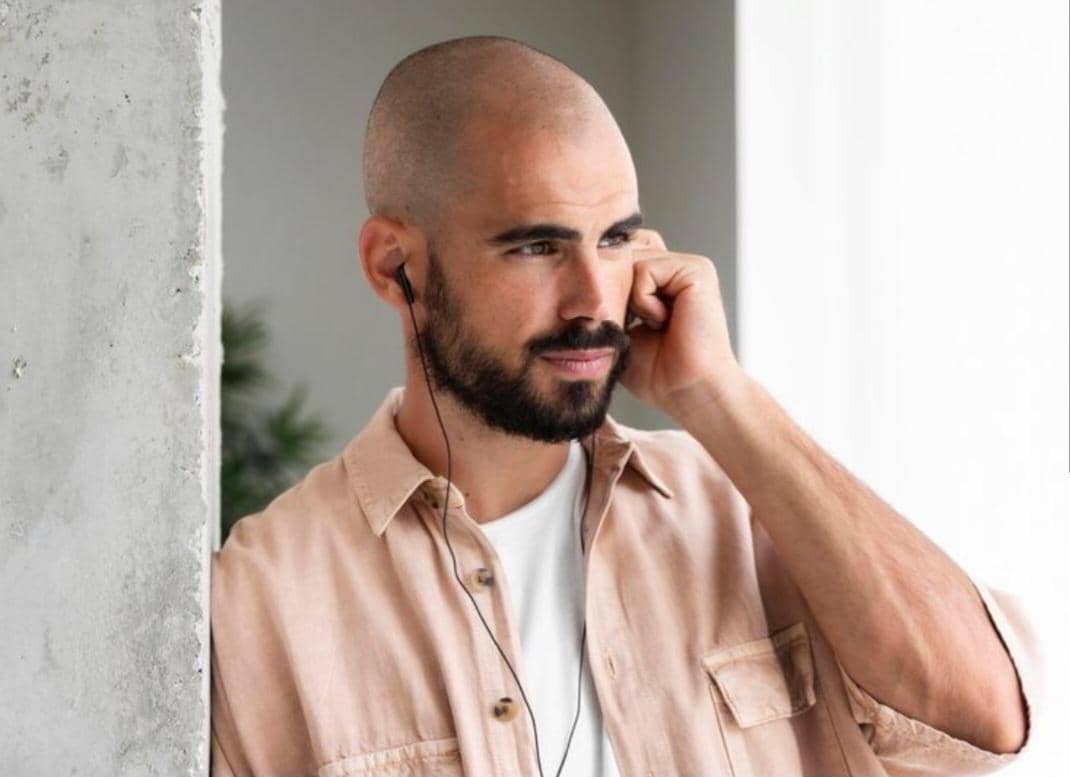 model rambut gaya buzz cut (magnific.com/magnific)