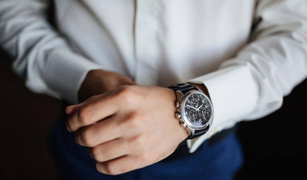 cara menghilangkan baret pada jam stainless steel