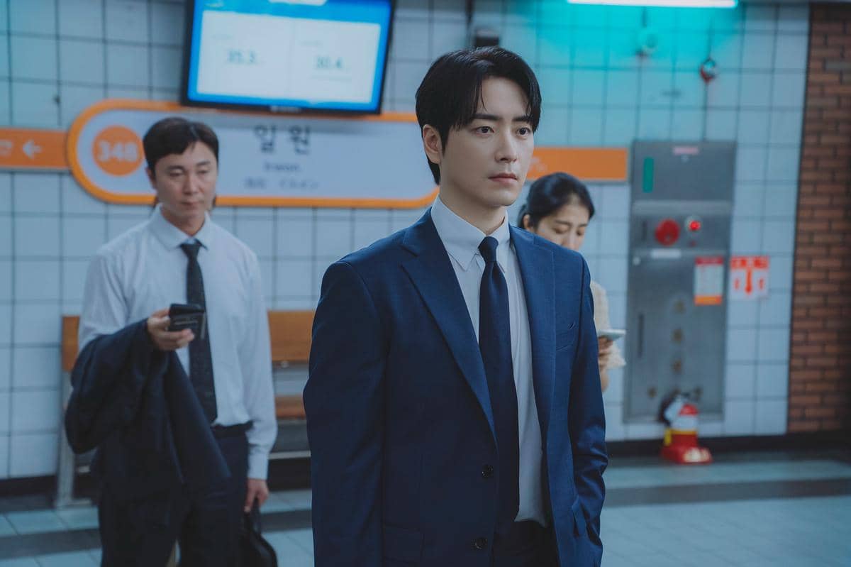 Lee Jun Hyuk di The Ordinary Jackpot