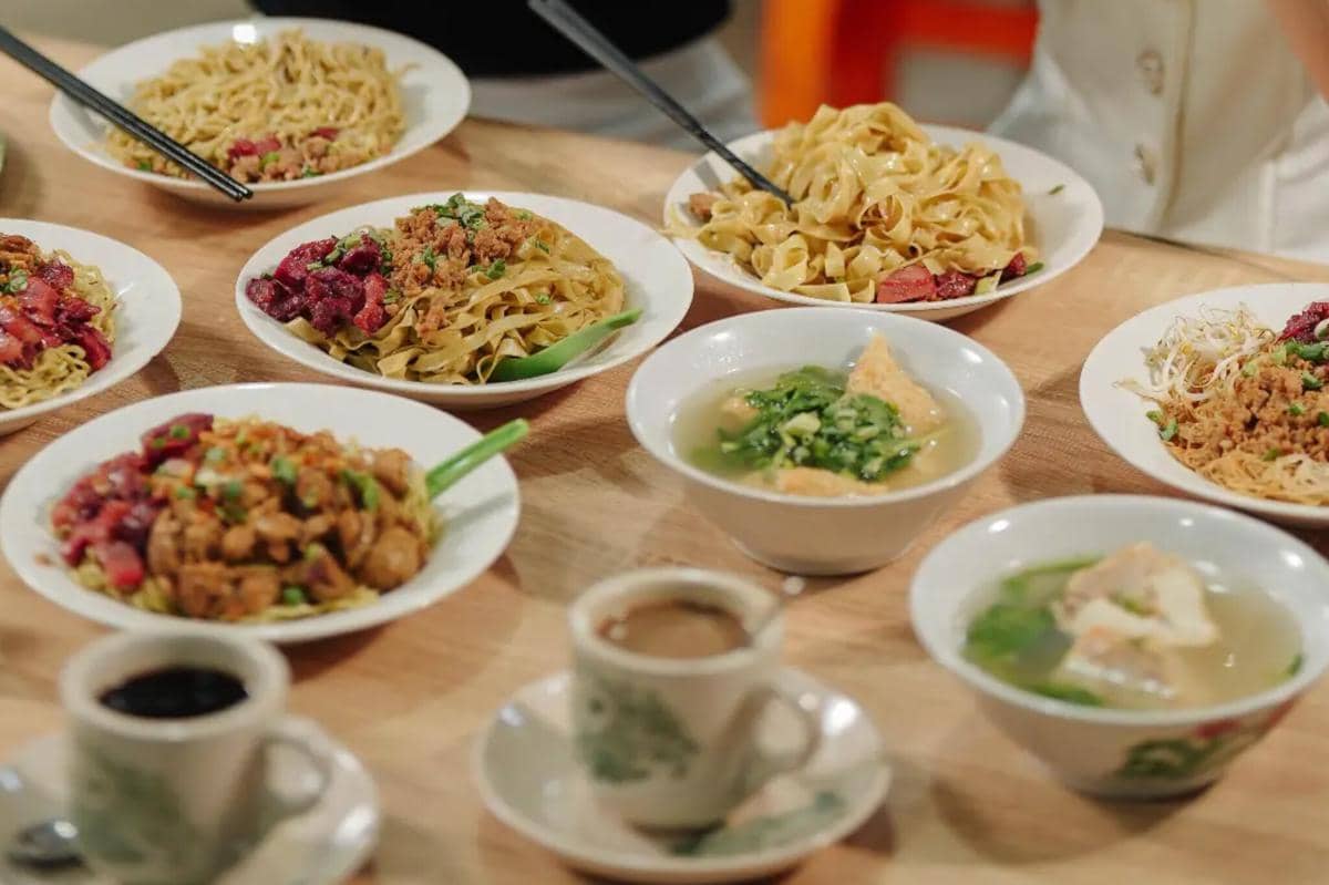 menu makanan di Bakmie Aloi 