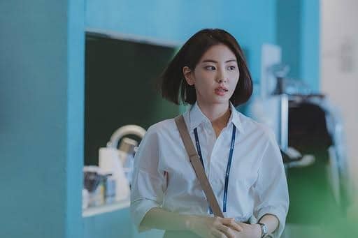 Potongan adegan drama The Ordinary Jackpot dari akun Instagram tvN Drama dengan suasana cerita yang dramatis.