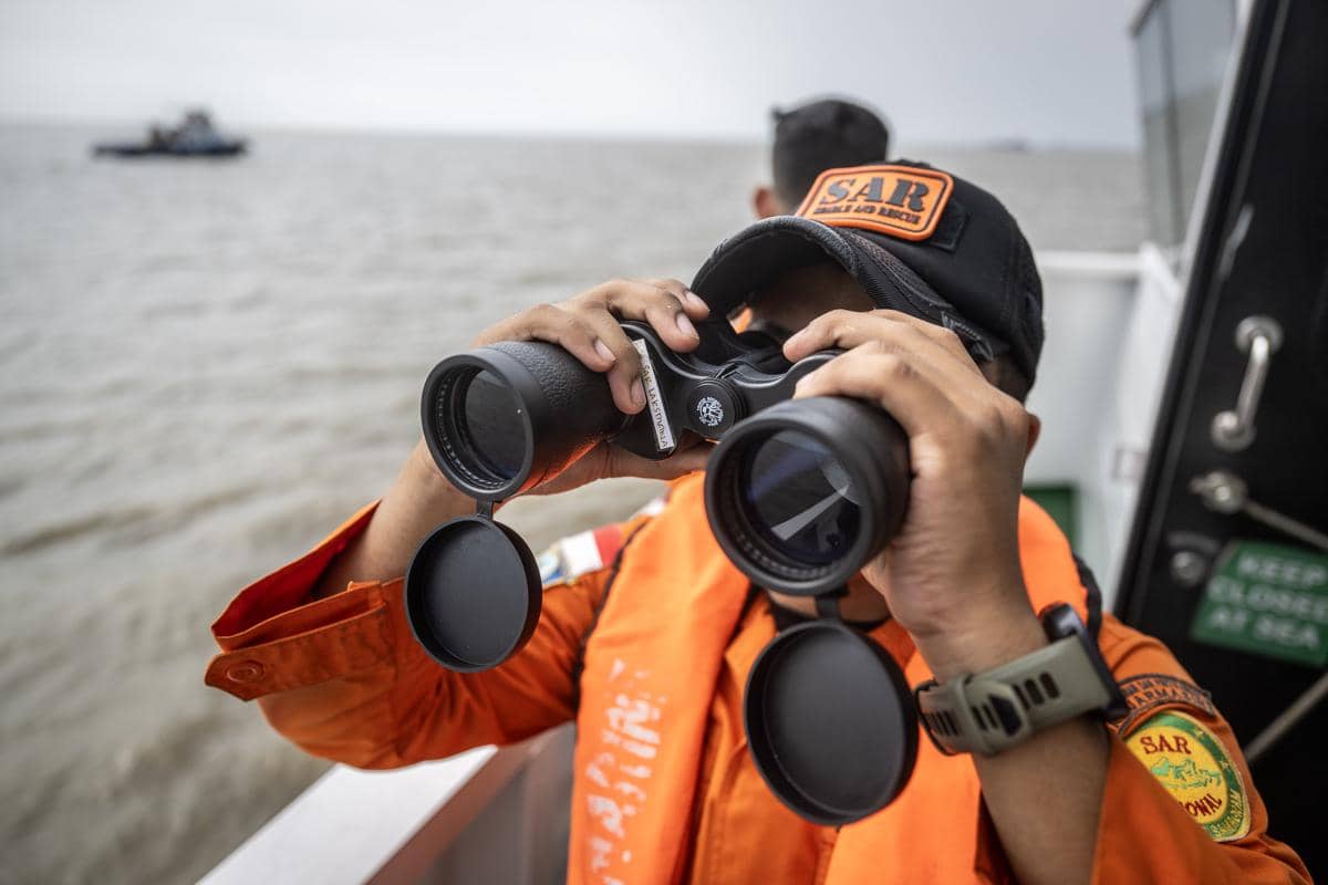 antarafoto-hari-kelima-operasi-sar-km-virgo-transport-8-di-laut-jawa-1789712949.jpg
