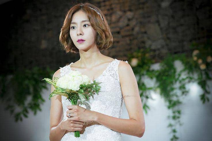 Uee dalam drama Manhole