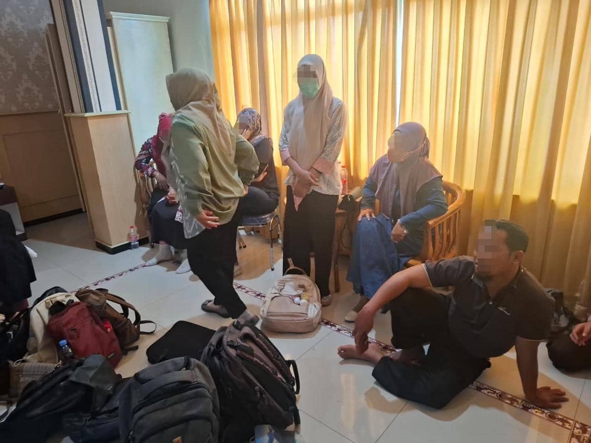 Dokumentasi operasi tangkap tangan yang dilakukan Ditkrimsus Polda Sumsel di wilayah Sumatera Selatan.