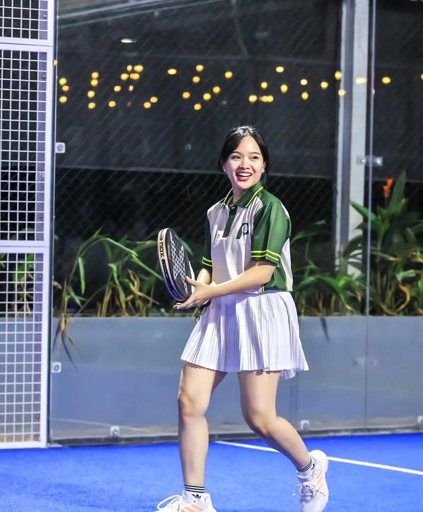 Potret Winda Viska dalam unggahan Instagram, dengan wajah menghadap kamera dan ekspresi yang tenang.