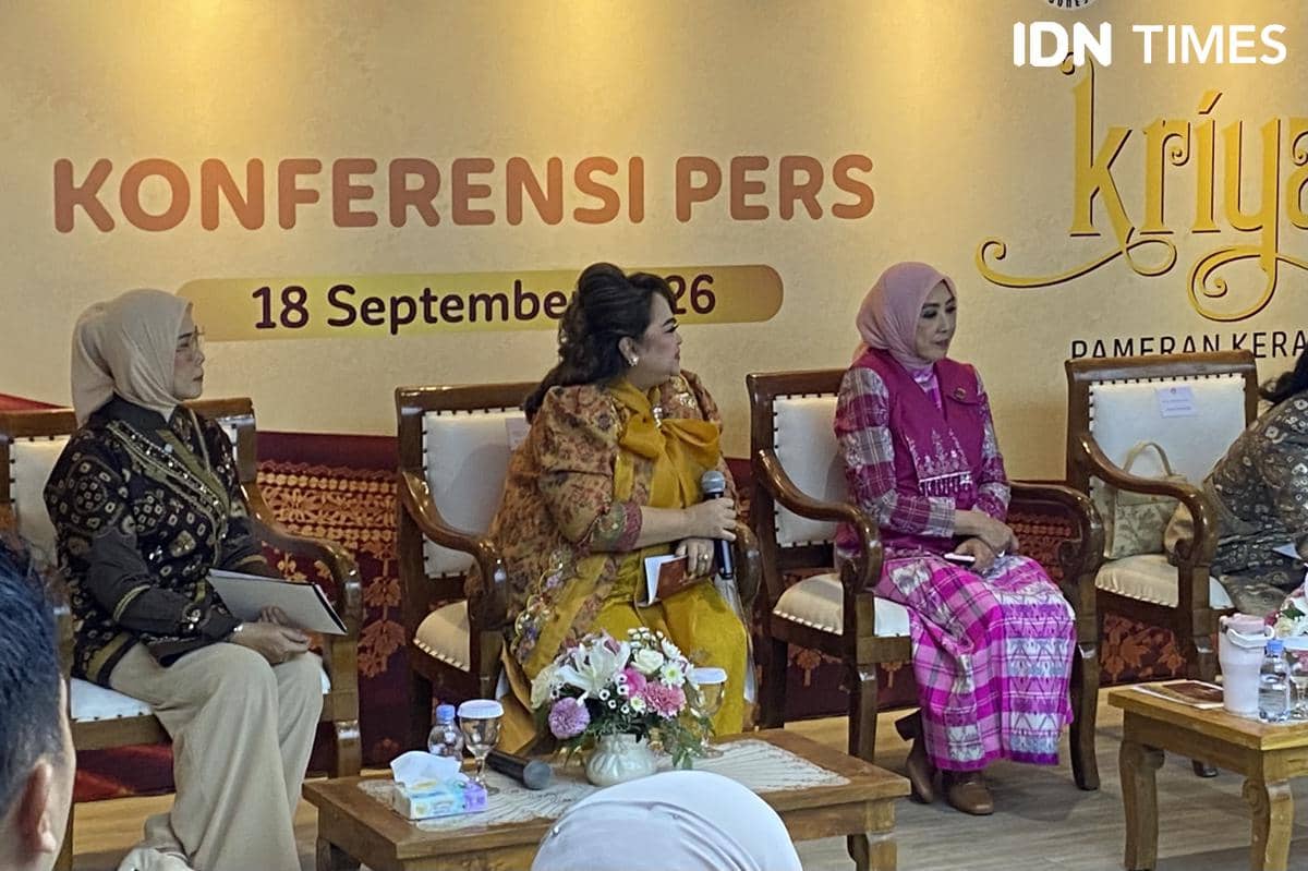 Panggung Utama Kriyanusa 2026 dengan dekorasi tradisional dan modern yang mengangkat pesona Sumatera Selatan.
