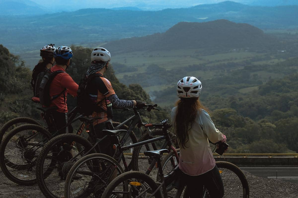 5 Kota di Indonesia dengan Rute Gravel Terbaik untuk Gowes