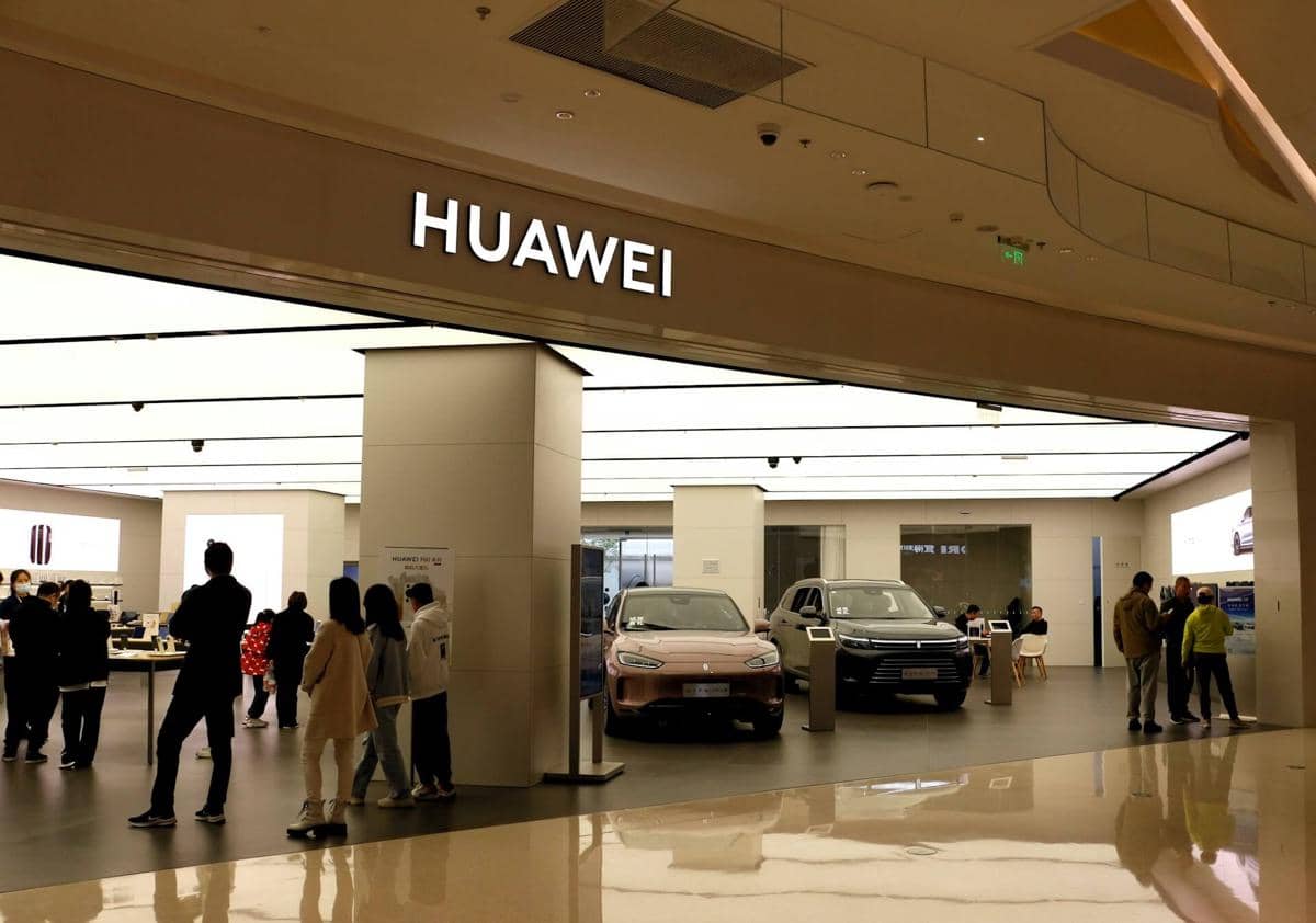 ilustrasi car showroom, Huawei, perusahaan teknologi