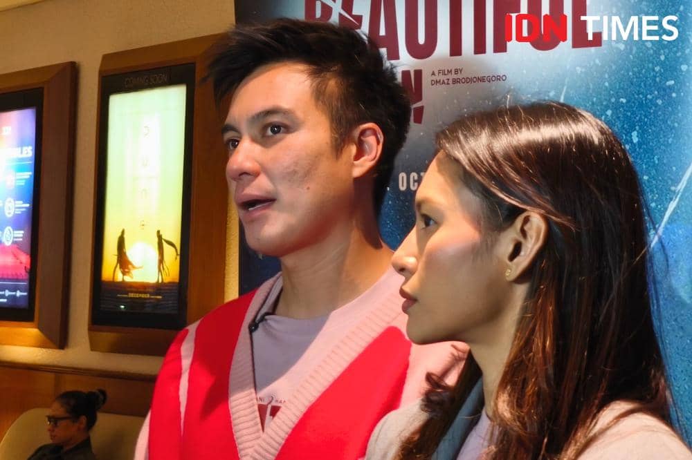 Potret Baim Wong dan Raihaanun dijumpai saat doorstop film Beautiful Pain di Jakarta, Kamis (17/9/2026) (IDN Times/Juan Dwi)