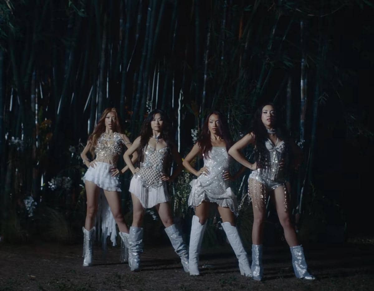 4 Inspirasi Gaya Fashion no na di MV Star, Glamor yang Enchanted!