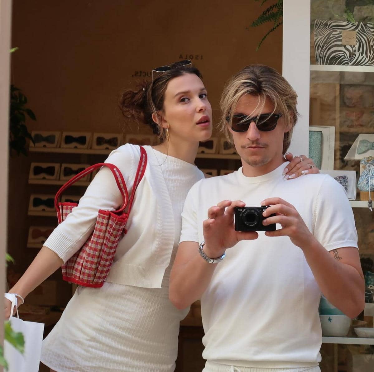 Millie Bobby Brown dan Jake Bongiovi